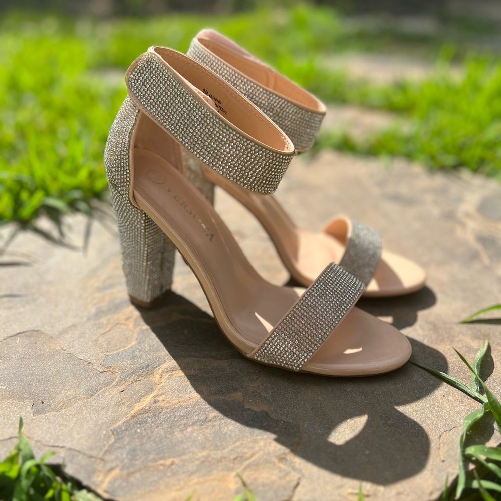 NWT Versona Heels